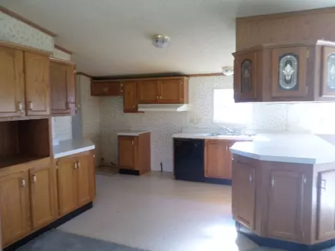 304 E North St, Hazleton, IA 50641 photo 8
