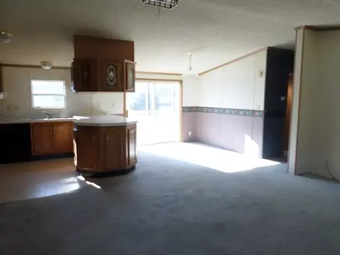 304 E North St, Hazleton, IA 50641 photo 9