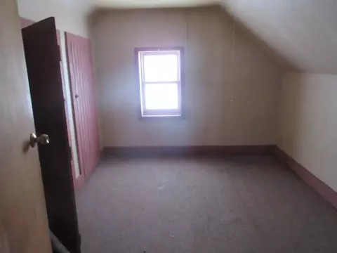 1675 Jackson St, Dubuque, IA 52001 photo 7