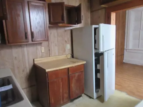 1675 Jackson St, Dubuque, IA 52001 photo 4