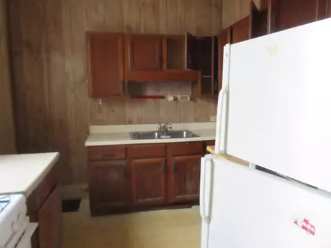 1675 Jackson St, Dubuque, IA 52001 photo 3