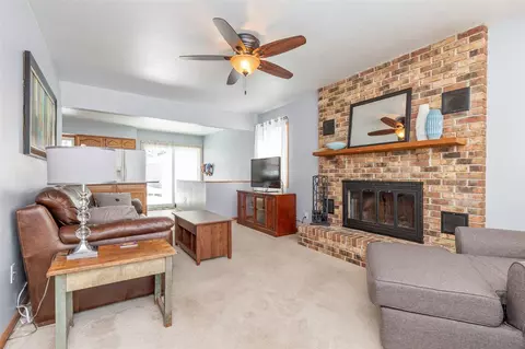 1269 S Hackett Rd, Waterloo, IA 50701 photo 2