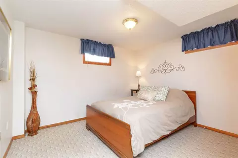 1269 S Hackett Rd, Waterloo, IA 50701 photo 18