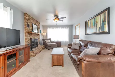 1269 S Hackett Rd, Waterloo, IA 50701 photo 3