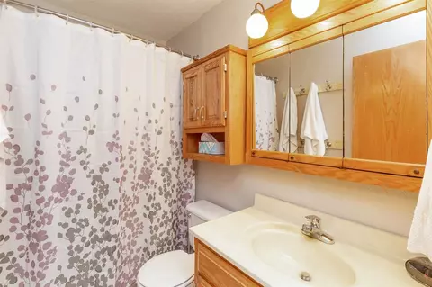 1269 S Hackett Rd, Waterloo, IA 50701 photo 9