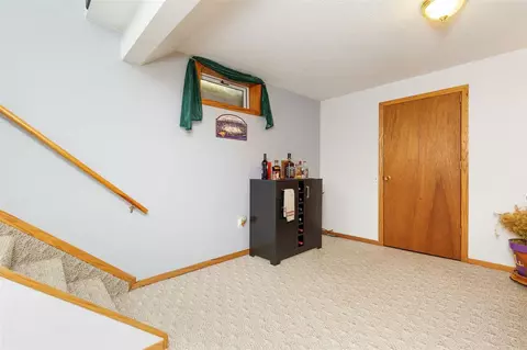 1269 S Hackett Rd, Waterloo, IA 50701 photo 14