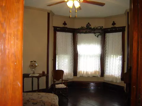 540 E Main St, Denver, IA 50622 photo 2