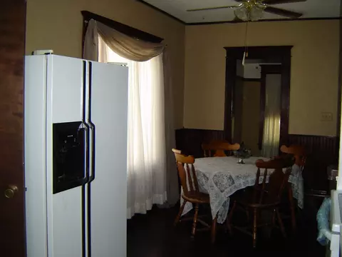 540 E Main St, Denver, IA 50622 photo 9