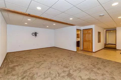 1919 E Ridgeway Ave, Waterloo, IA 50702 photo 18