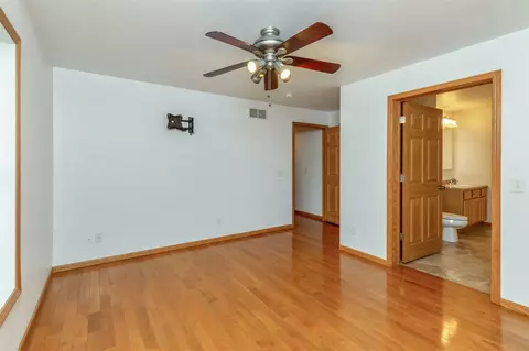 1919 E Ridgeway Ave, Waterloo, IA 50702 photo 13