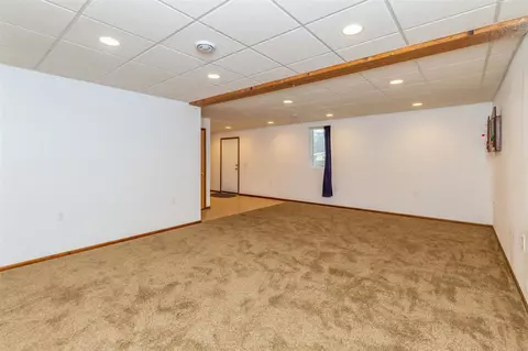 1919 E Ridgeway Ave, Waterloo, IA 50702 photo 19