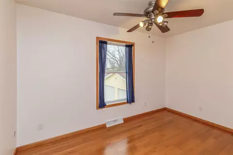 1919 E Ridgeway Ave, Waterloo, IA 50702 photo 10