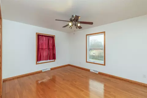 1919 E Ridgeway Ave, Waterloo, IA 50702 photo 12
