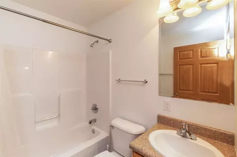 1919 E Ridgeway Ave, Waterloo, IA 50702 photo 11