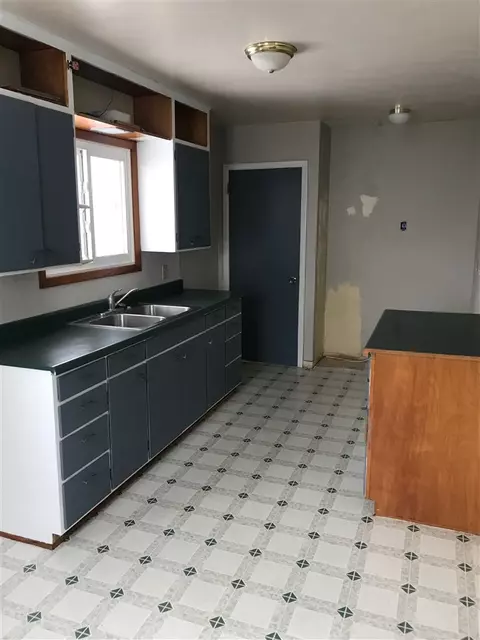 712 4th St, Plainfield, IA 50666 photo 3