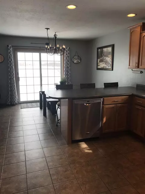 829 Juniper Dr, Waterloo, IA 50702 photo 12