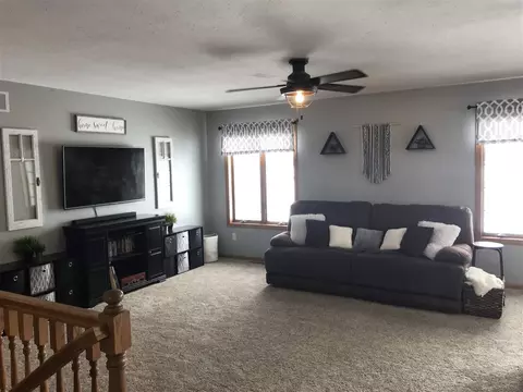 829 Juniper Dr, Waterloo, IA 50702 photo 4