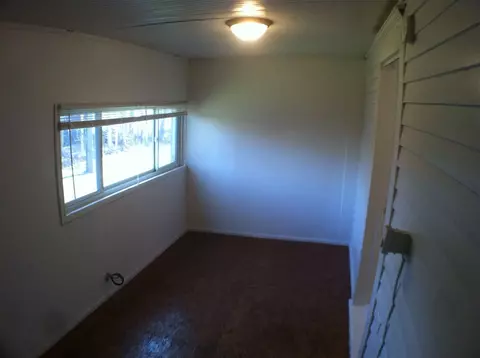 320 E 8th St, Waterloo, IA 50703 photo 5