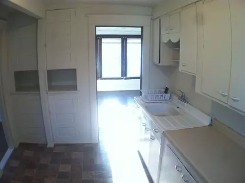 320 E 8th St, Waterloo, IA 50703 photo 10