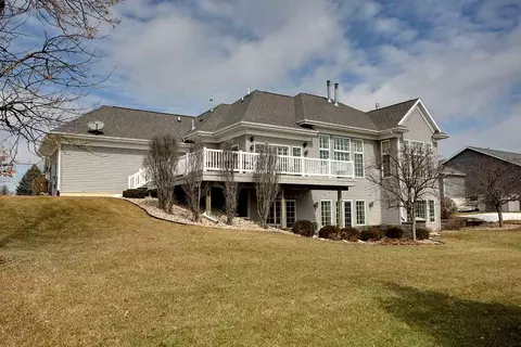2908 Pendleton Dr, Cedar Falls, IA 50613 photo 3