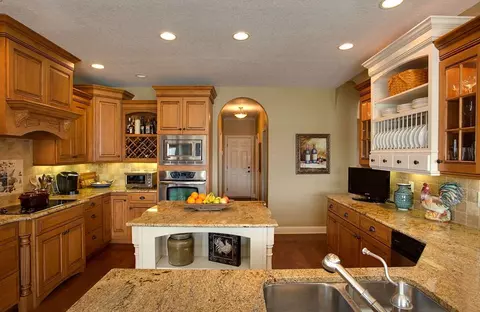 2908 Pendleton Dr, Cedar Falls, IA 50613 photo 4