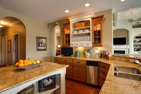 2908 Pendleton Dr, Cedar Falls, IA 50613 photo 5