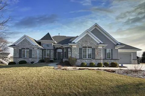 2908 Pendleton Dr, Cedar Falls, IA 50613 photo 1