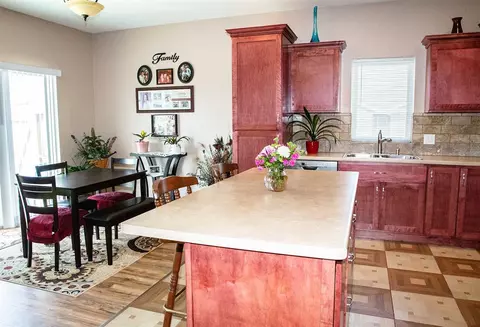 4108 Mockingbird Ln, Waterloo, IA 50702 photo 6