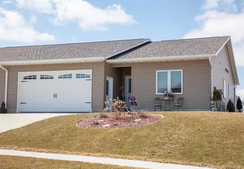 4108 Mockingbird Ln, Waterloo, IA 50702 photo 1