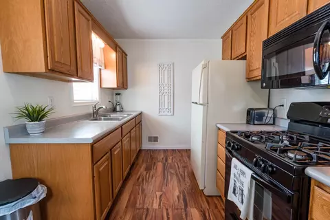1137 Cornwall, Waterloo, IA 50702 photo 4