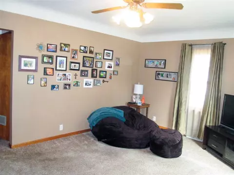 1314 Upton Ave, Waterloo, IA 50701 photo 3