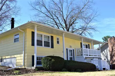 301 Lambeth Dr, Waterloo, IA 50701 photo 1