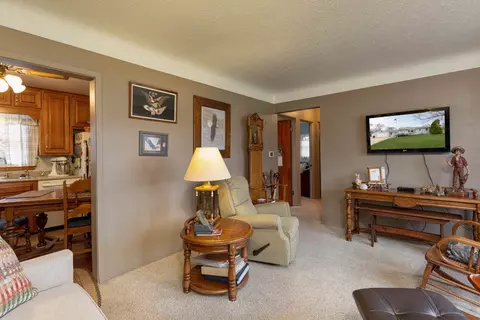 137 Ruby Dr, Waterloo, IA 50702 photo 4