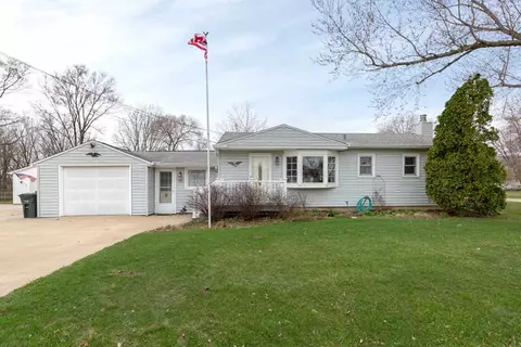 137 Ruby Dr, Waterloo, IA 50702 photo 1
