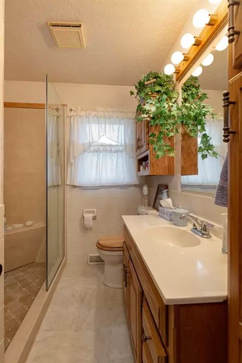 137 Ruby Dr, Waterloo, IA 50702 photo 12