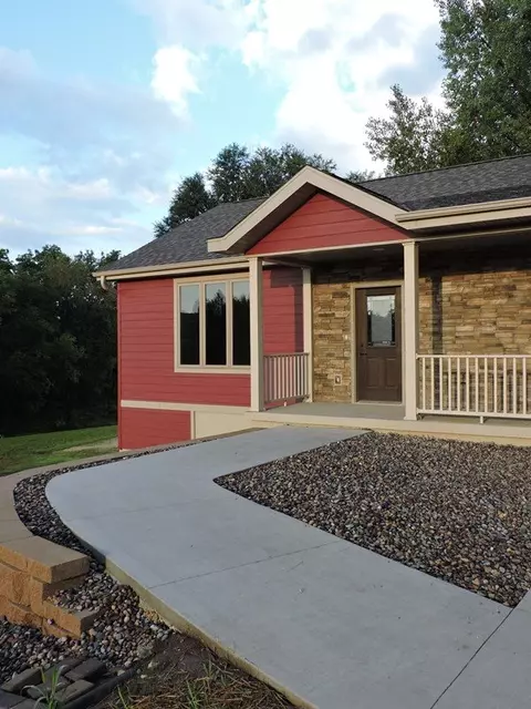 1711 E Hills Rd, Decorah, IA 52101 photo 2