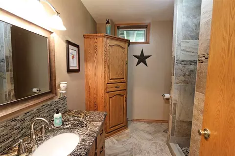 2372 Hitching Post Rd, Decorah, IA 52101 photo 10
