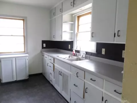 150 Cornwall Ave, Waterloo, IA 50702 photo 5