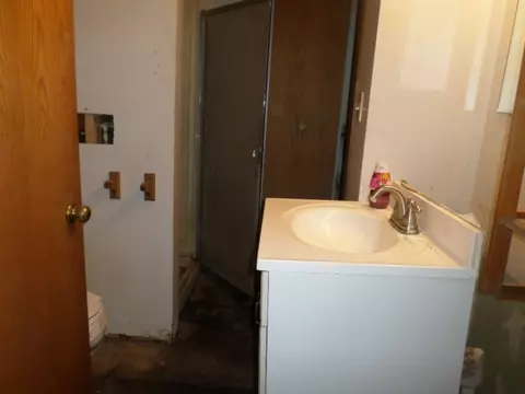 150 Cornwall Ave, Waterloo, IA 50702 photo 11