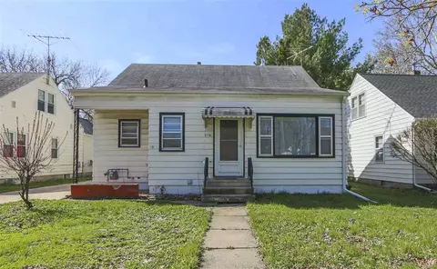 1116 E Mitchell Ave, Waterloo, IA 50702 photo 1