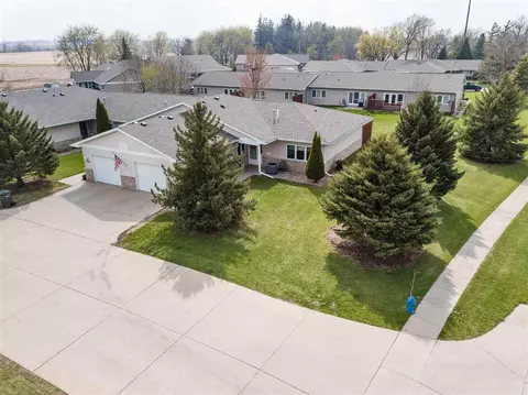 4402 Reflection Ln, Waterloo, IA 50701 photo 1