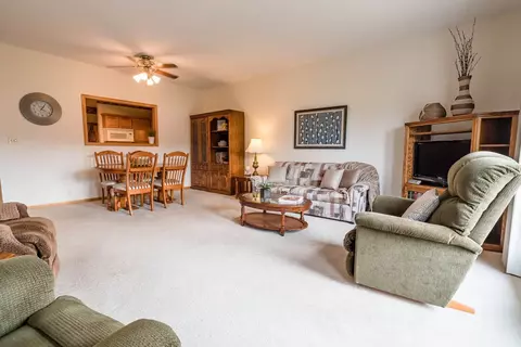 4402 Reflection Ln, Waterloo, IA 50701 photo 9