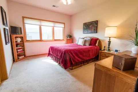 4402 Reflection Ln, Waterloo, IA 50701 photo 14