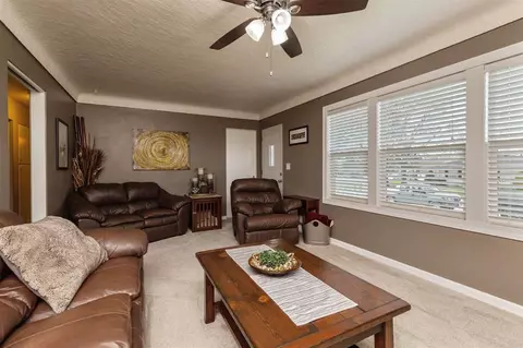 657 Jane St, Waterloo, IA 50701 photo 4