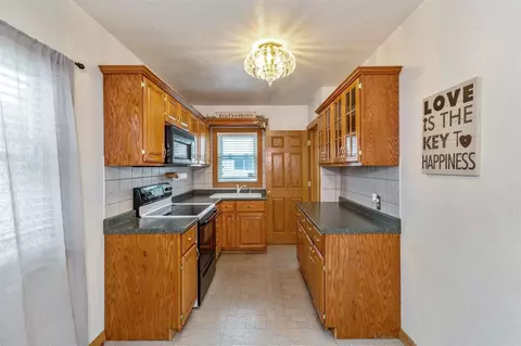 306 Bertch Ave, Waterloo, IA 50702 photo 7