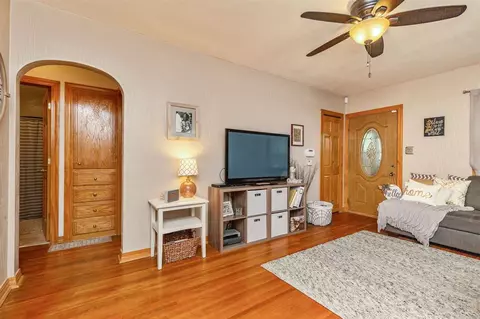 306 Bertch Ave, Waterloo, IA 50702 photo 3