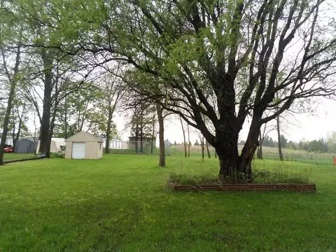 600 S Hackett Rd, Waterloo, IA 50701 photo 6