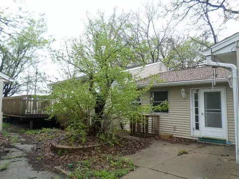 600 S Hackett Rd, Waterloo, IA 50701 photo 4