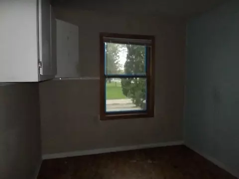 600 S Hackett Rd, Waterloo, IA 50701 photo 8