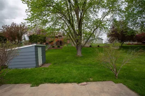 452 Devonshire Dr, Waterloo, IA 50701 photo 18